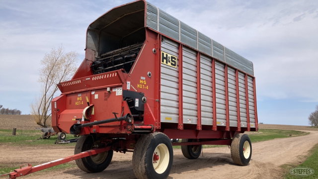 H&S 20 ft. silage box